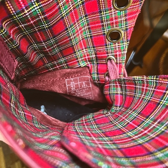 🥾 Dr Martens Amelia Boots Oxblood Red – Women’s 9W / EU 41 - Picture 4 of 6